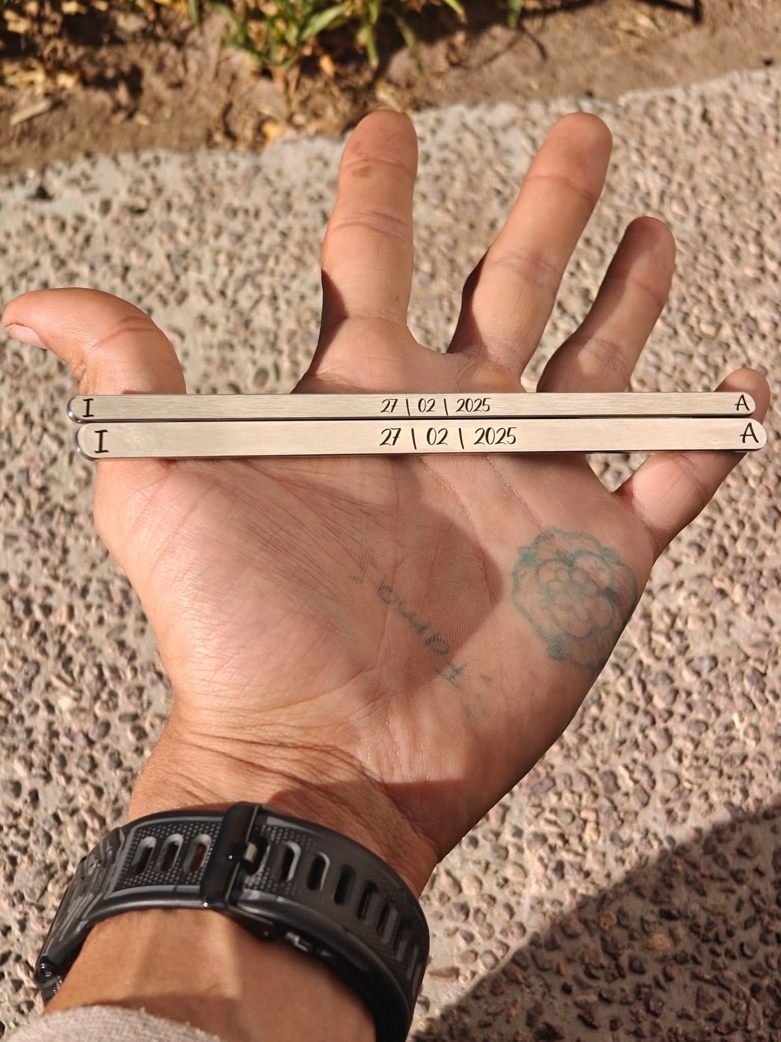 Brazalete para parejas (2 Piezas) acero quirúrgico personalizado con fibra láser