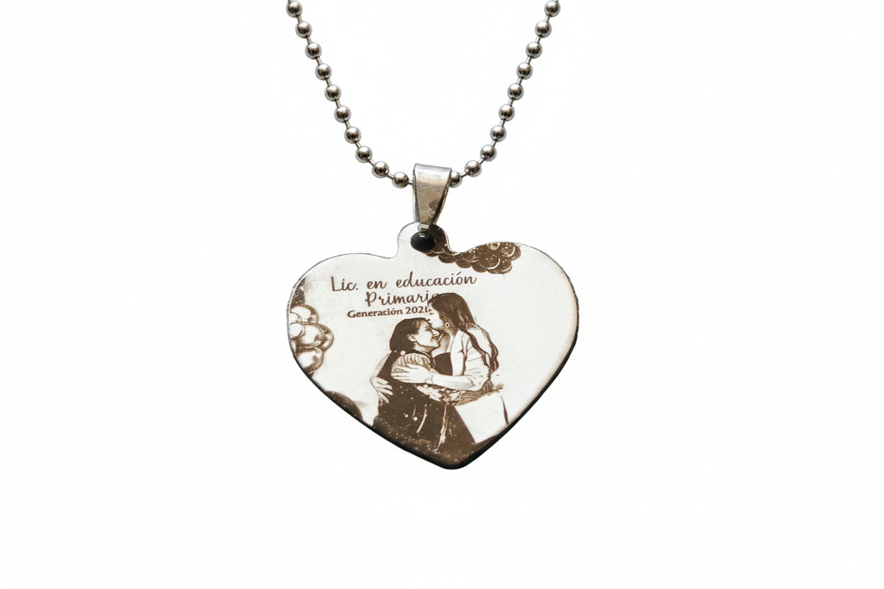 Collar Corazón acero quirúrgico personalizado con fibra láser