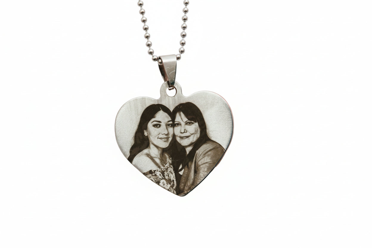 Collar Corazón acero quirúrgico personalizado con fibra láser