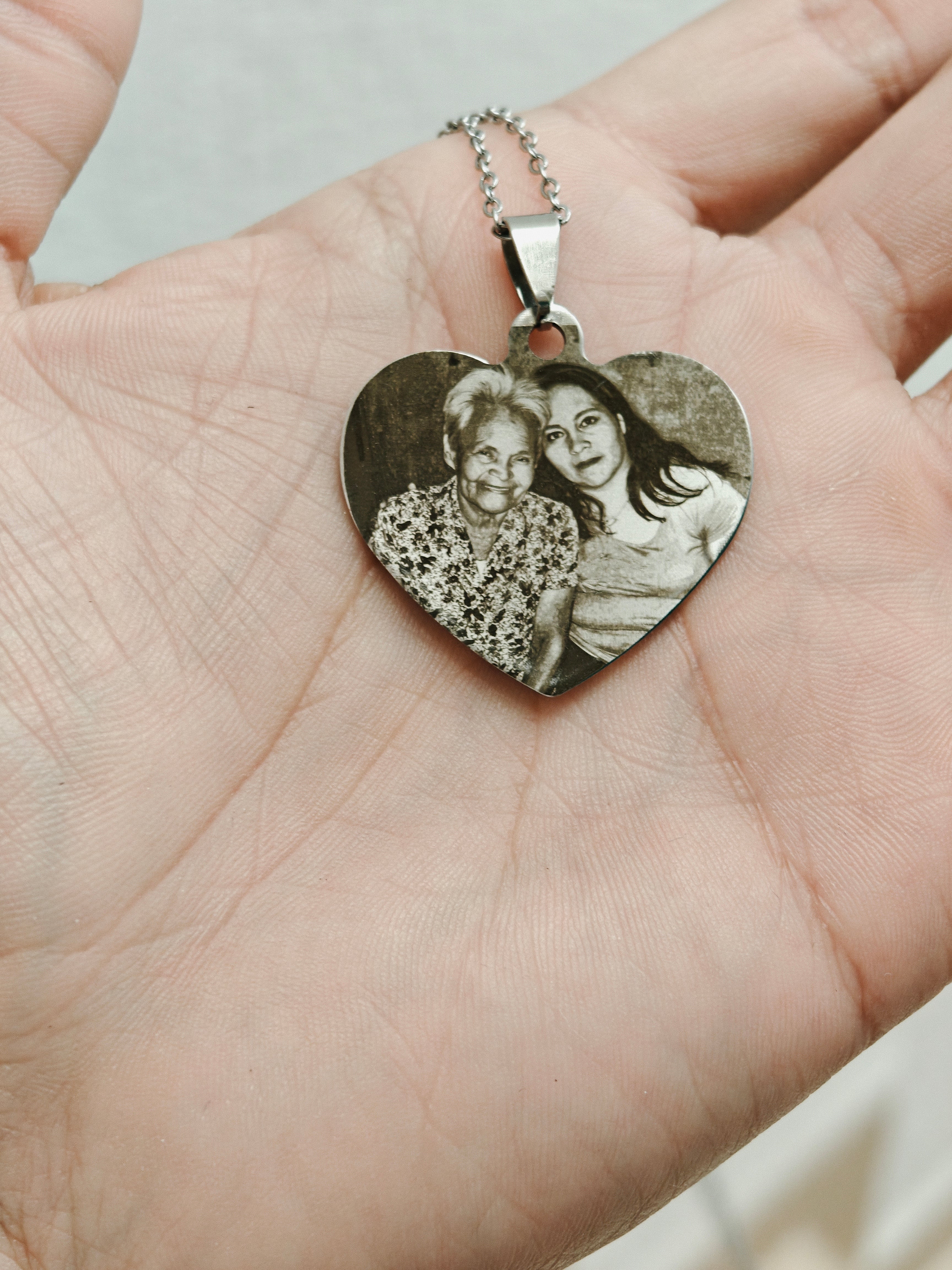 Collar Corazón acero quirúrgico personalizado con fibra láser