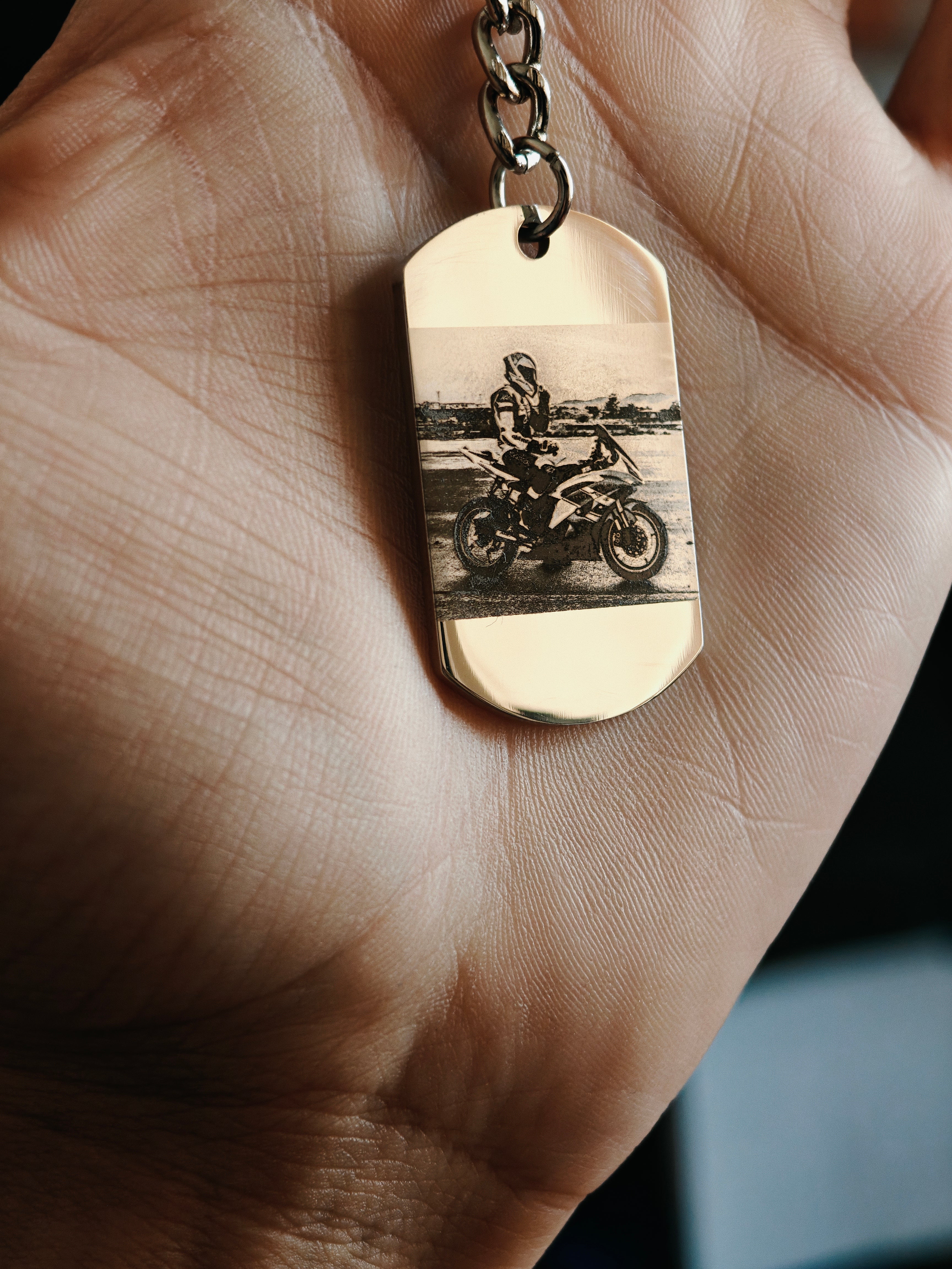 Llavero Militar acero quirúrgico personalizado con fibra láser