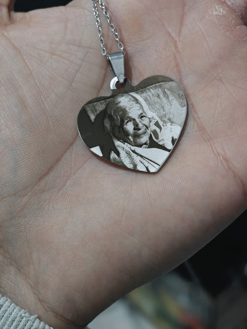 Collar Corazón acero quirúrgico personalizado con fibra láser