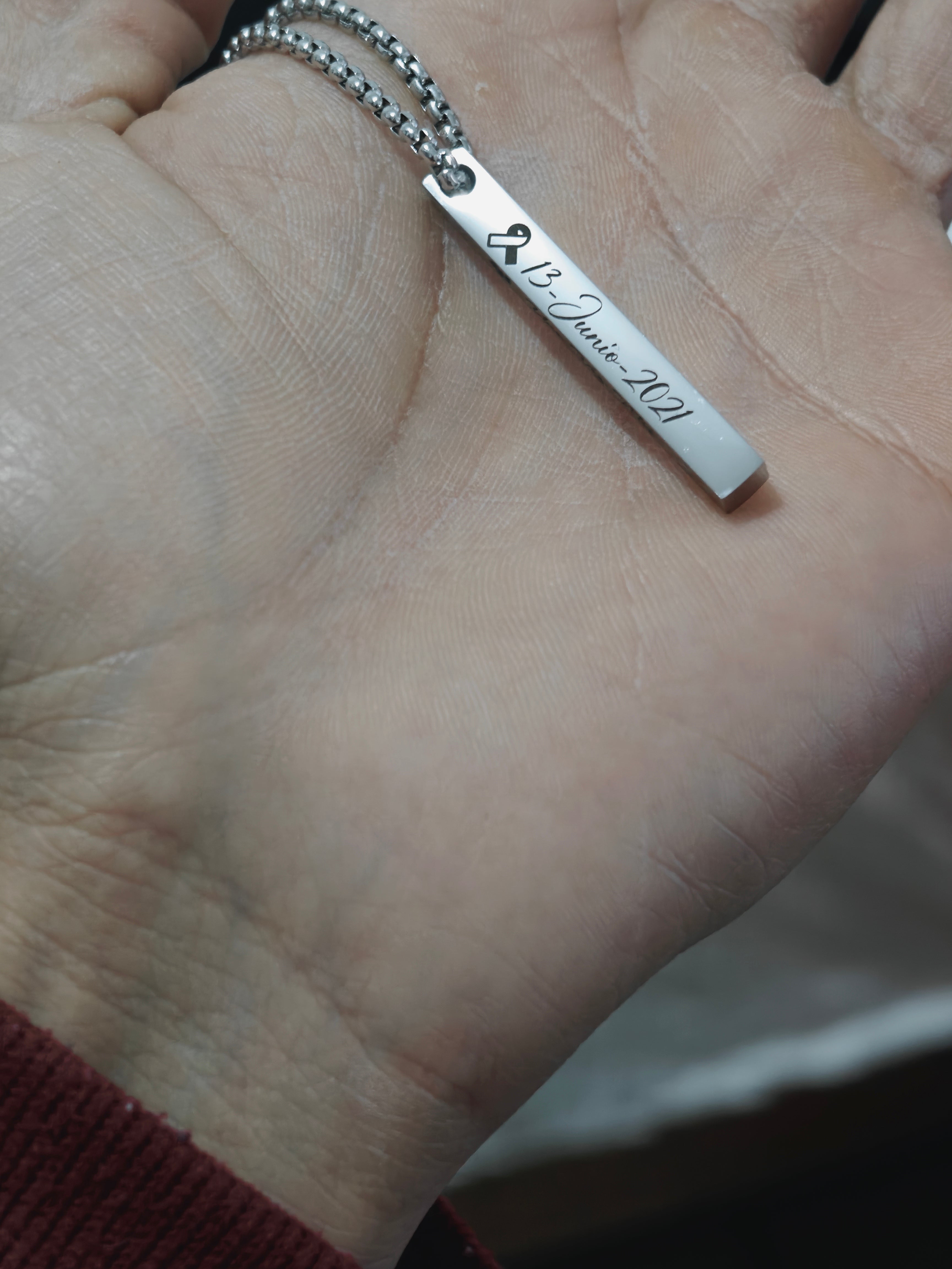 Iron Bar acero quirúrgico personalizado con fibra láser