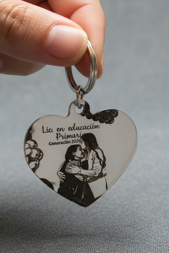 Llavero Corazón acero quirúrgico personalizado con fibra láser