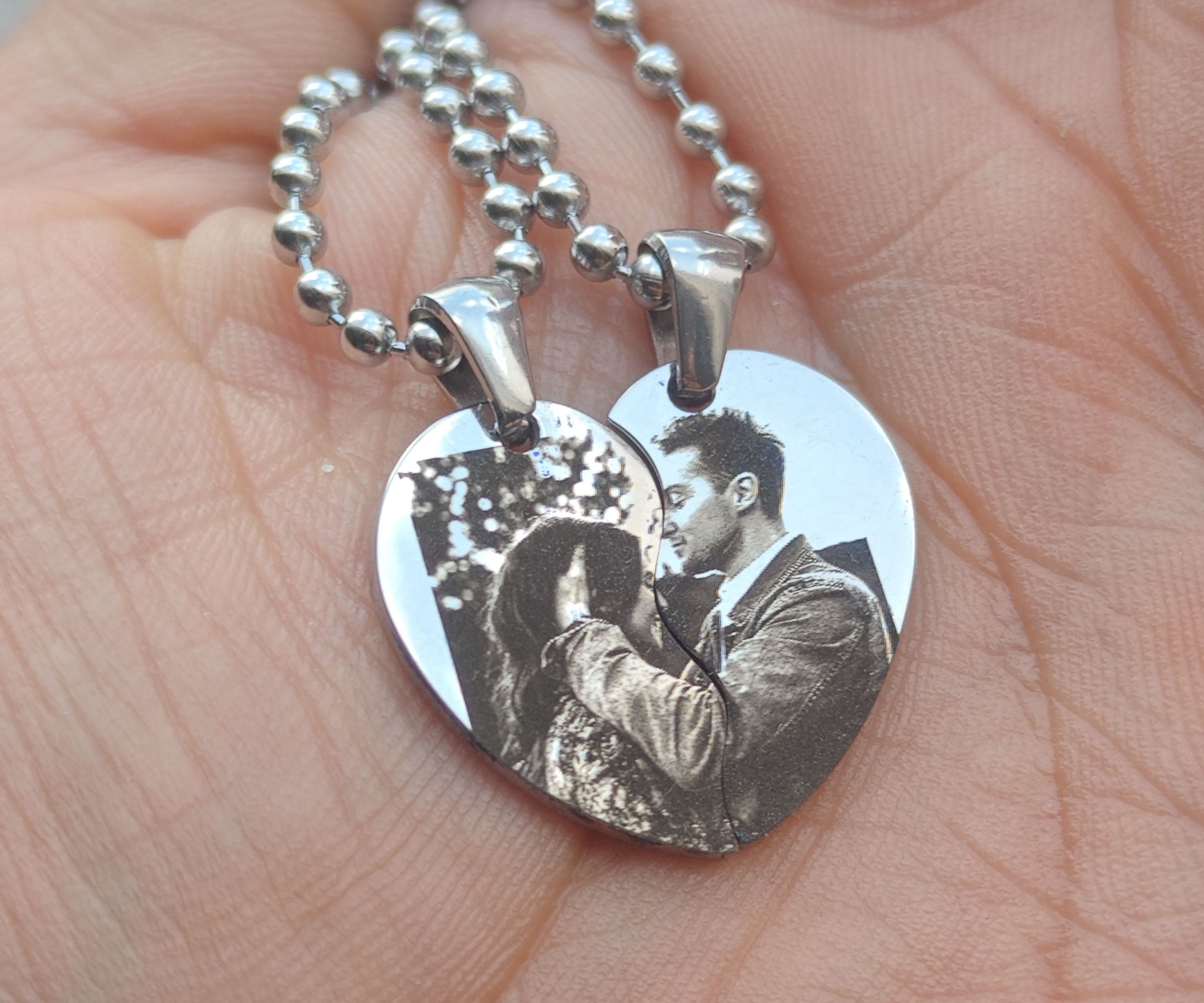 Dúo Collar Corazón acero quirúrgico personalizado con fibra láser