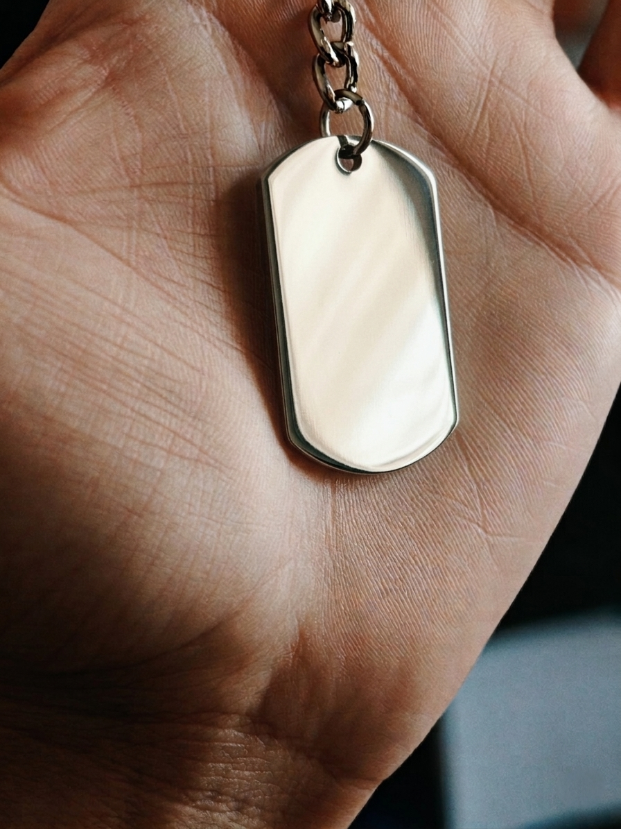 Llavero Militar acero quirúrgico personalizado con fibra láser