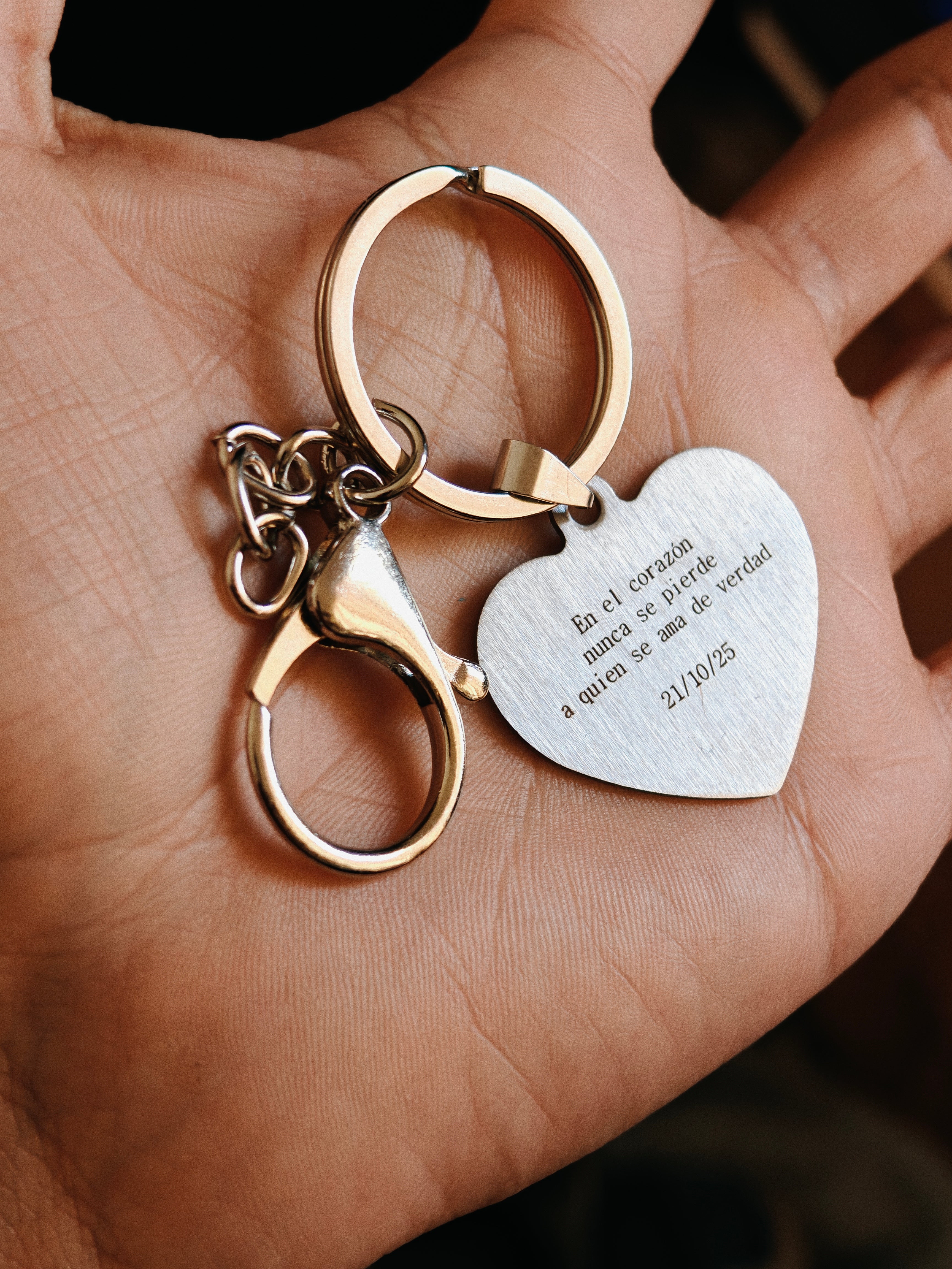 Llavero Corazón acero quirúrgico personalizado con fibra láser
