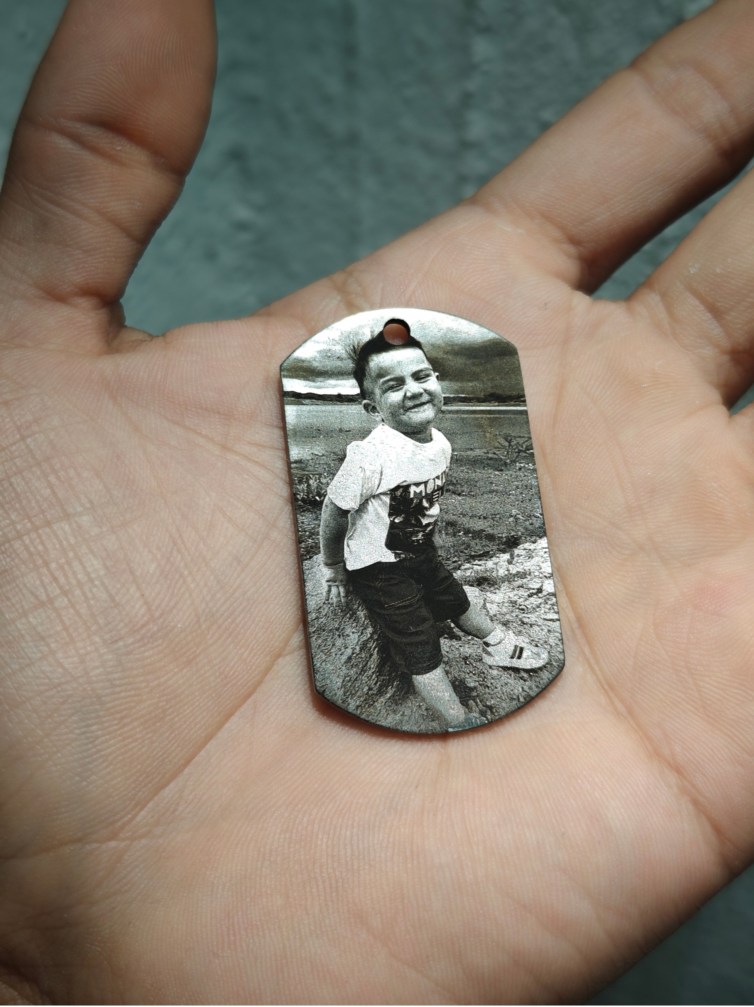 Collar Militar acero quirúrgico personalizado con fibra láser